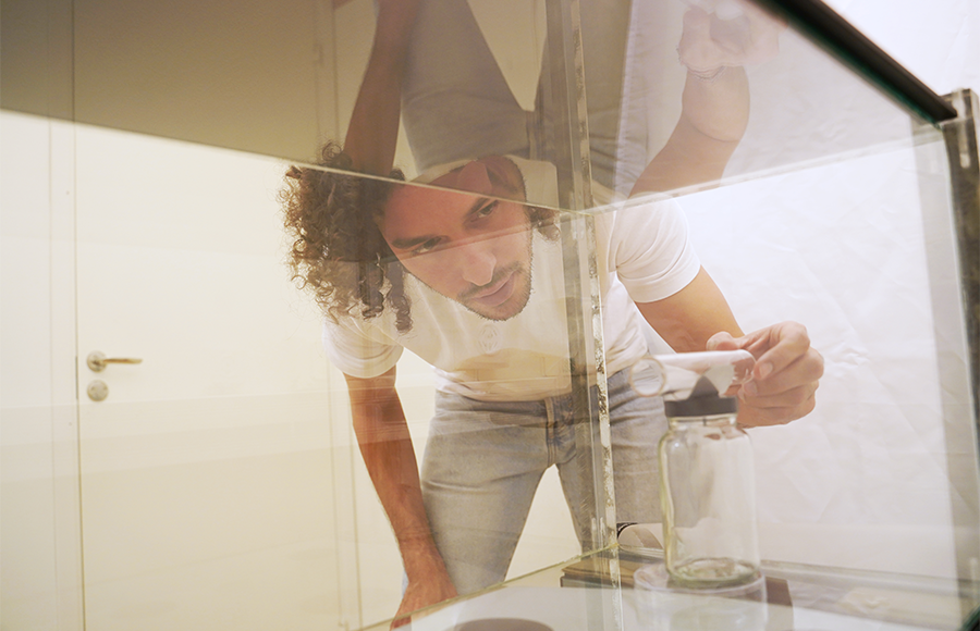 Guillermo Rehermann in th lab. Foto: SLU, Annamia Olvmyr 